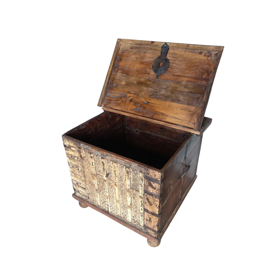 Furniture // Chest Wooden